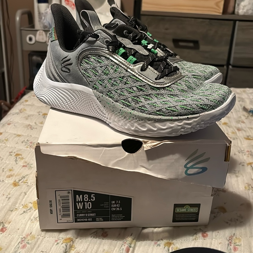Curry 9 Street Sesame Street Oscar the Grouch Edition